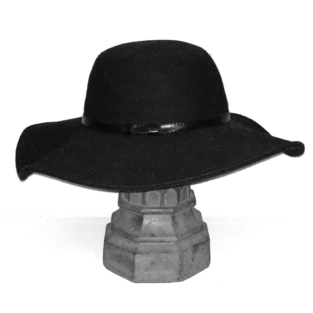 Black wool hat